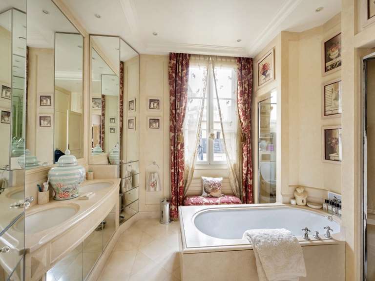 Mansion Paris 16e - 7 bedrooms - 484m²