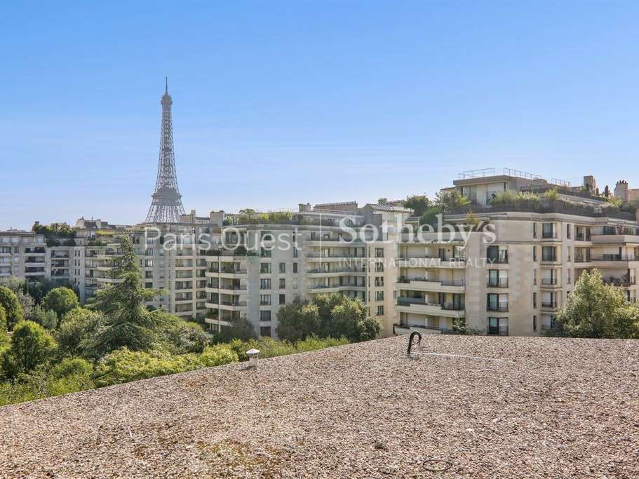 Mansion Paris 16e