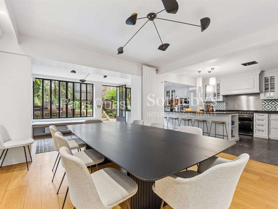 Mansion Paris 16e