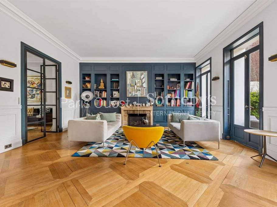 Mansion Paris 16e