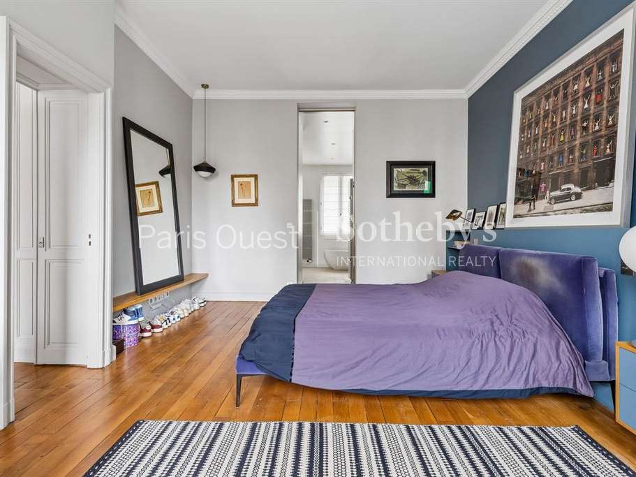 Mansion Paris 16e