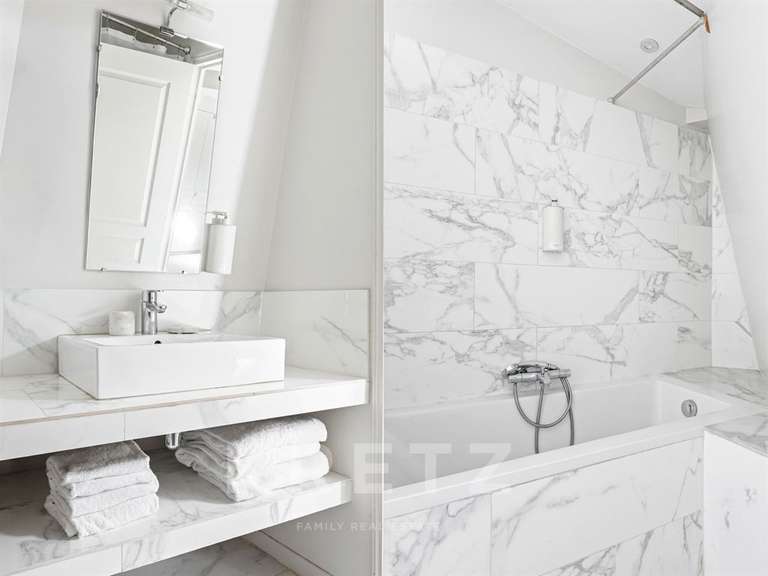 Hôtel particulier Paris 16e - 8 chambres - 413m²