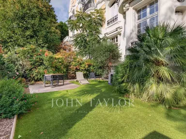 Hôtel particulier Paris 16e - 5 chambres - 426m²