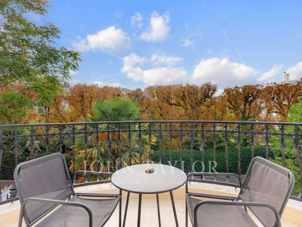 Mansion Paris 16e
