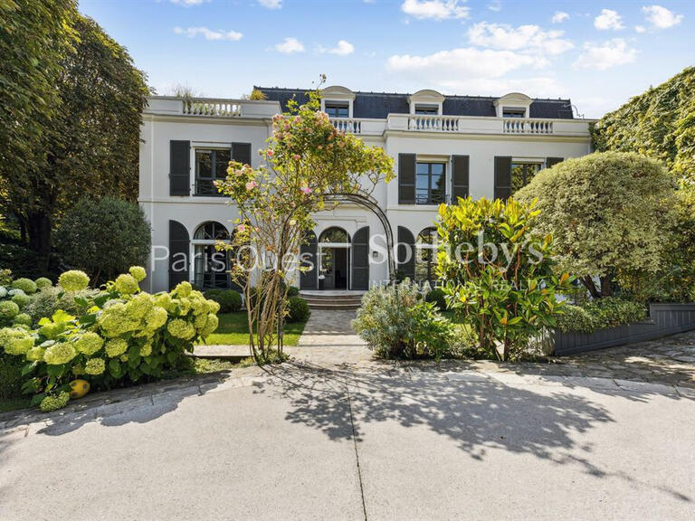 Maison Paris 16e - 7 chambres - 1387m²