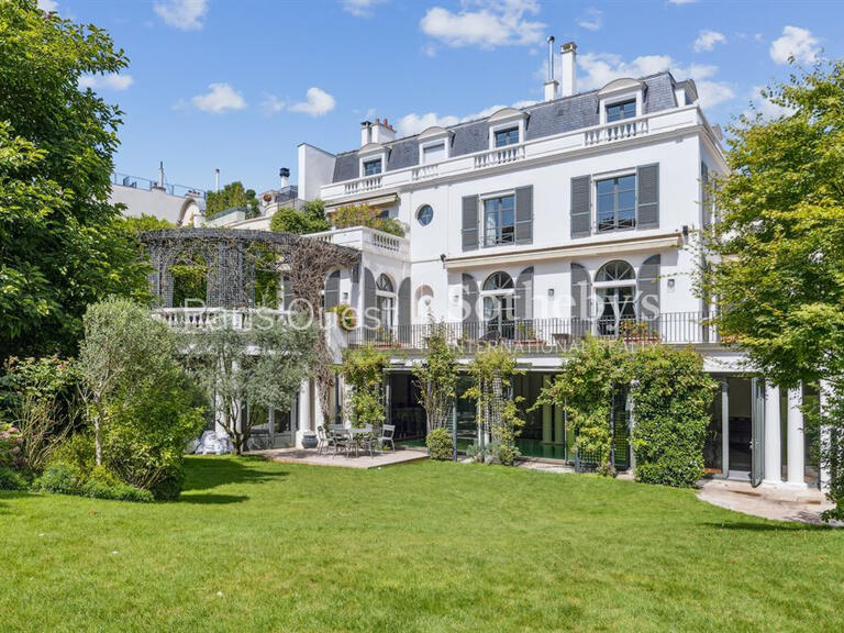 Maison Paris 16e - 7 chambres - 1387m²