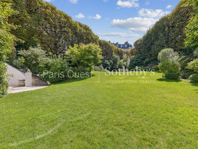 Maison Paris 16e - 7 chambres - 1387m²