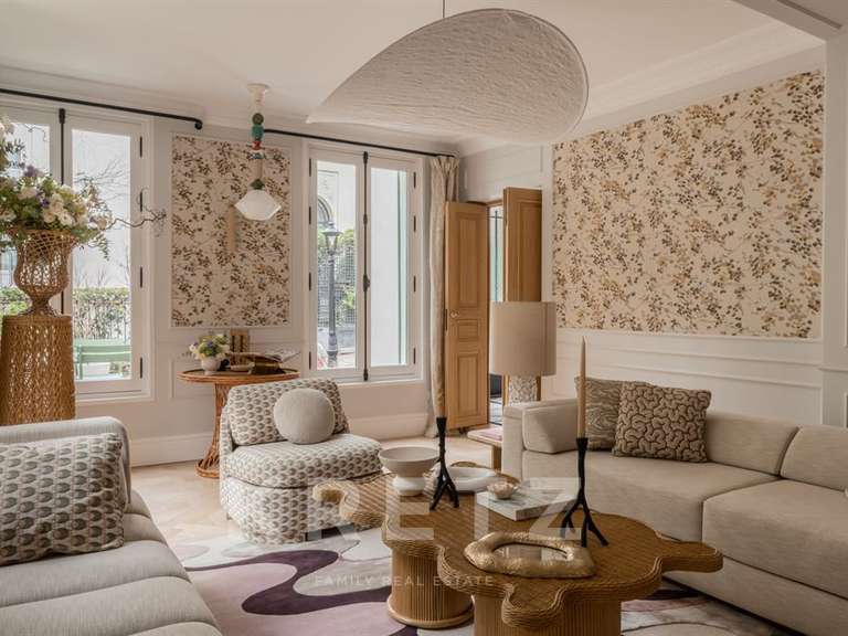 House Paris 16e - 6 bedrooms - 300m²