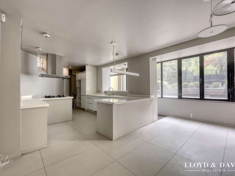 House Paris 16e - 3 bedrooms - 169m²