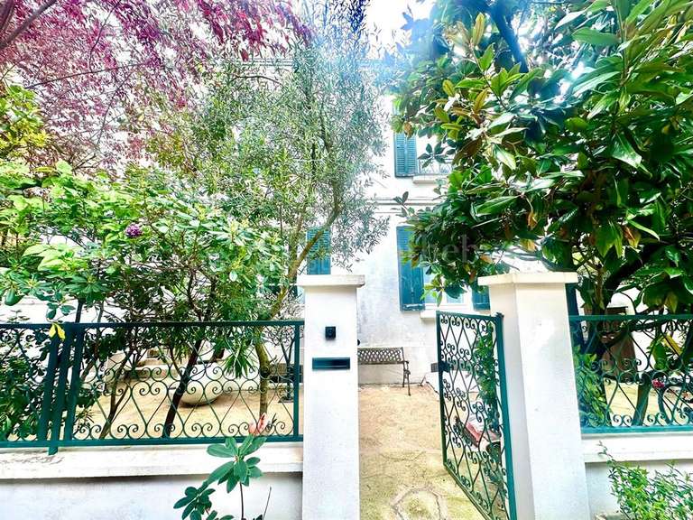 Maison Paris 16e - 2 chambres - 190m²