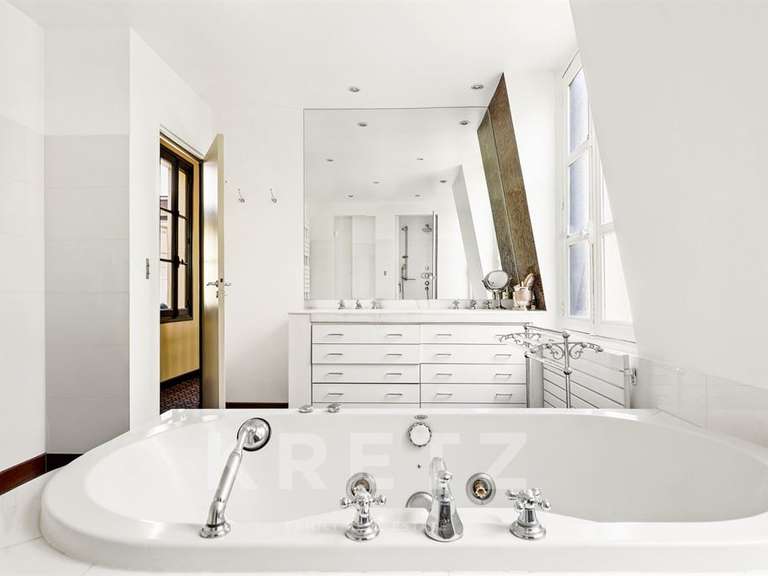 Maison Paris 16e - 3 chambres - 245m²