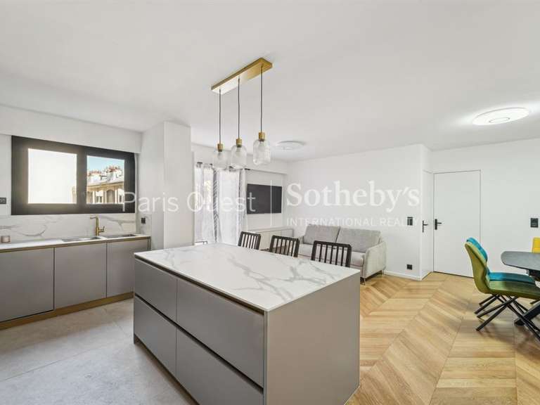 Appartement Paris 17e - 3 chambres - 78m²