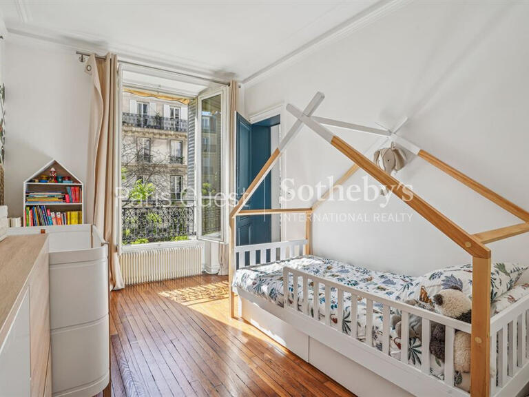 Appartement Paris 17e - 2 chambres - 81m²