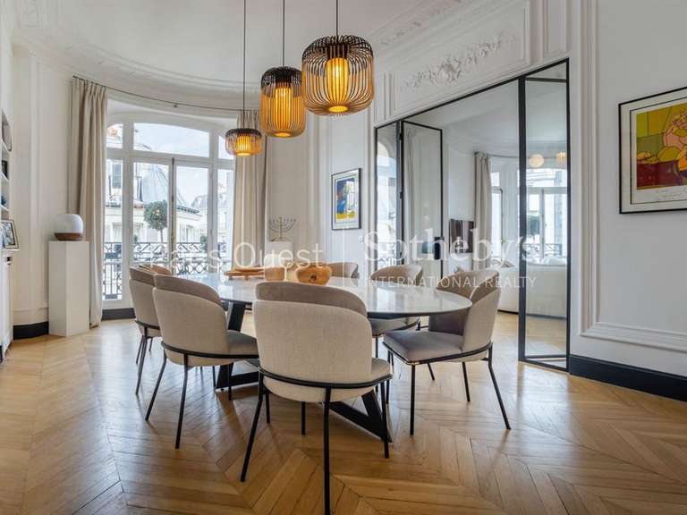 Appartement Paris 17e - 3 chambres - 193m²