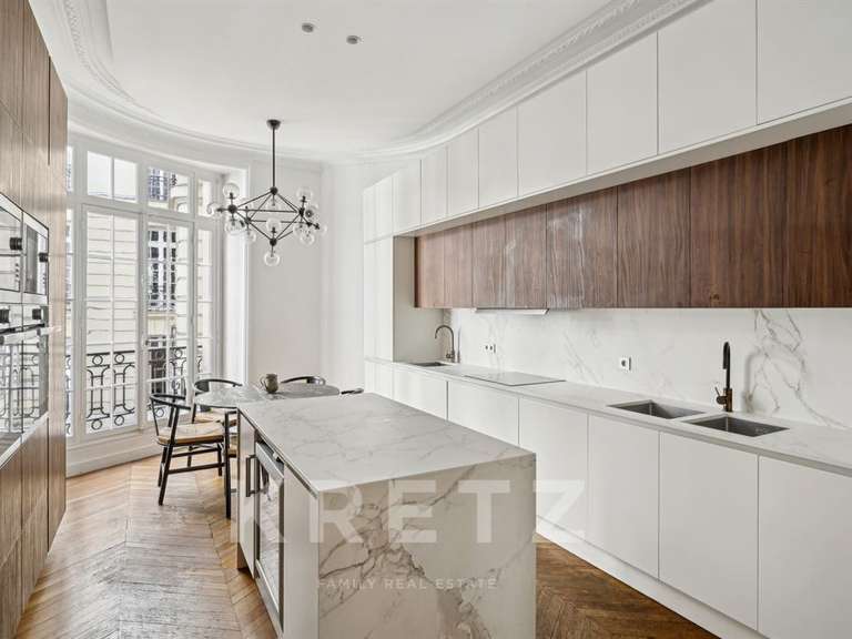 Appartement Paris 17e - 4 chambres - 139m²