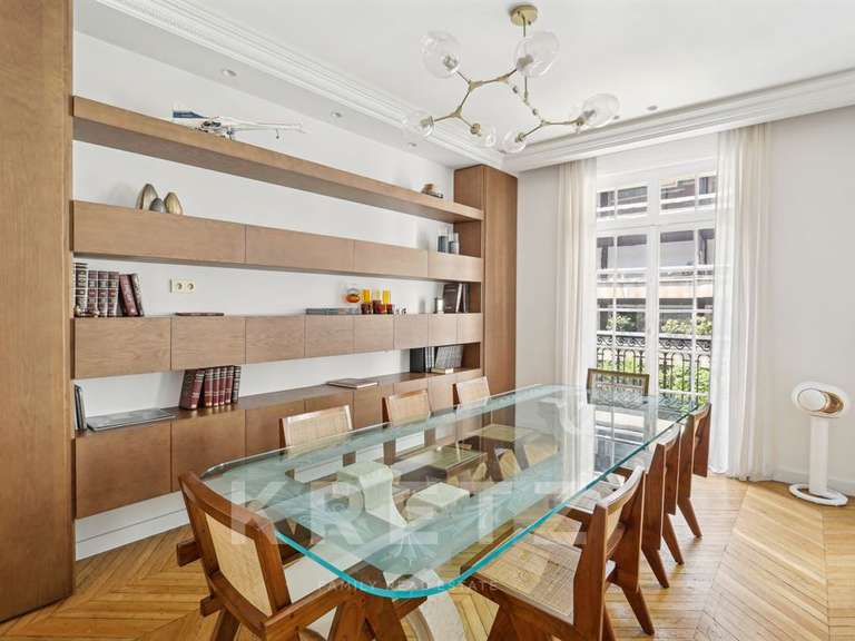 Appartement Paris 17e - 4 chambres - 139m²