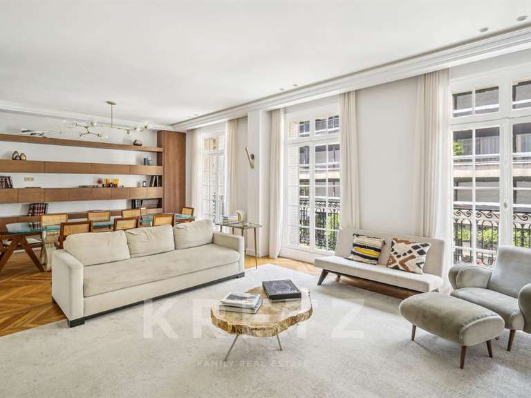 Appartement Paris 17e - 4 chambres - 139m²