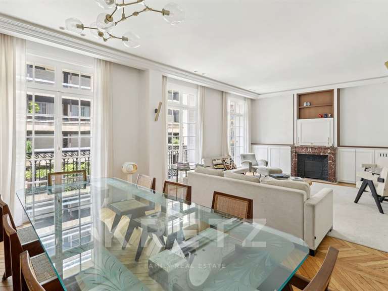Appartement Paris 17e - 4 chambres - 139m²