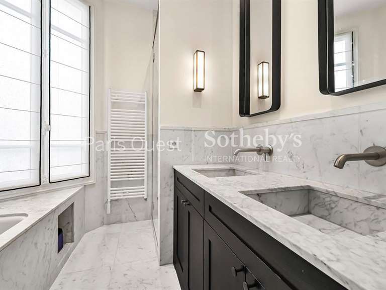 Appartement Paris 17e - 3 chambres - 142m²