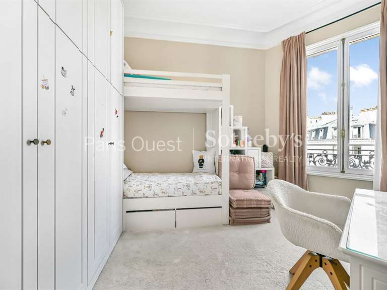Appartement Paris 17e - 3 chambres - 142m²