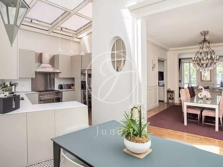Appartement Paris 17e - 4 chambres - 347m²