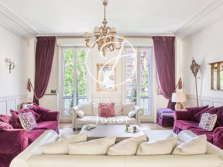 Appartement Paris 17e - 4 chambres - 347m²