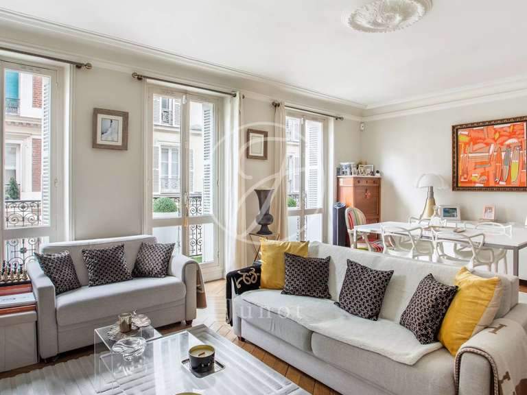 Appartement Paris 17e - 2 chambres - 71m²