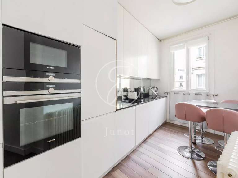 Appartement Paris 17e - 2 chambres - 111m²