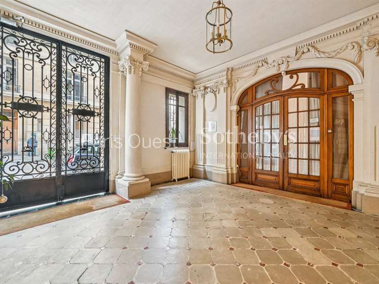 Appartement Paris 17e - 4 chambres - 235m²