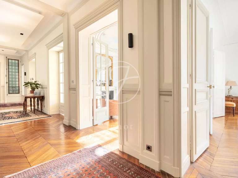 Appartement Paris 17e - 4 chambres - 178m²