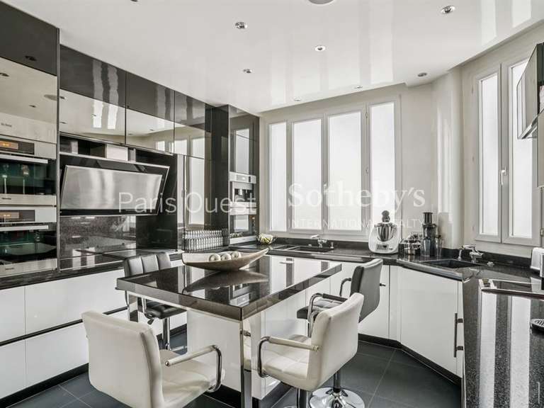 Appartement Paris 17e - 3 chambres - 201m²