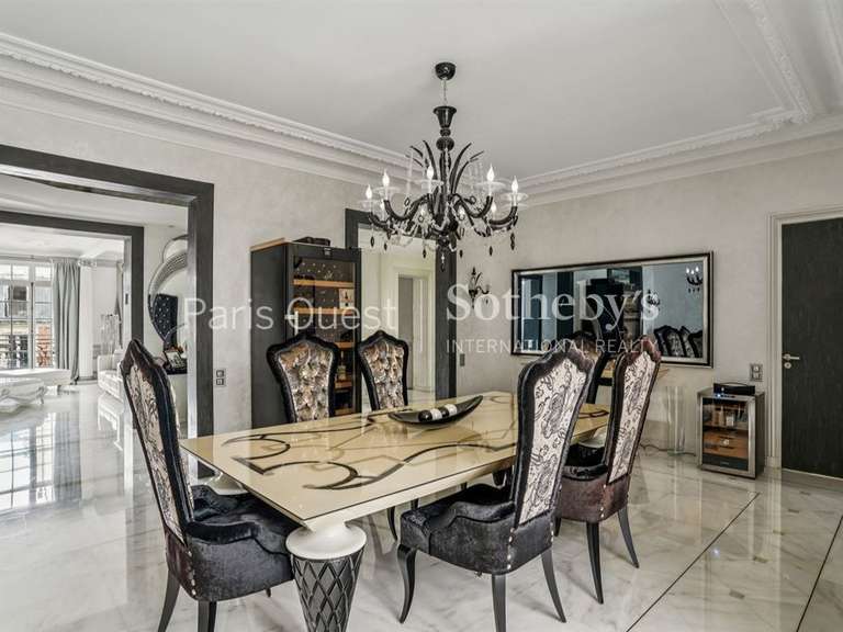 Appartement Paris 17e - 3 chambres - 201m²