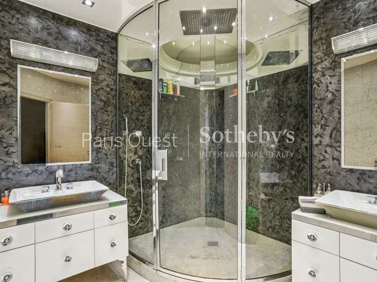 Appartement Paris 17e - 3 chambres - 201m²