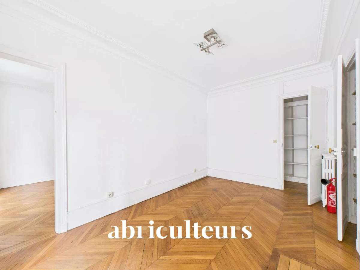 Apartment Paris 17e