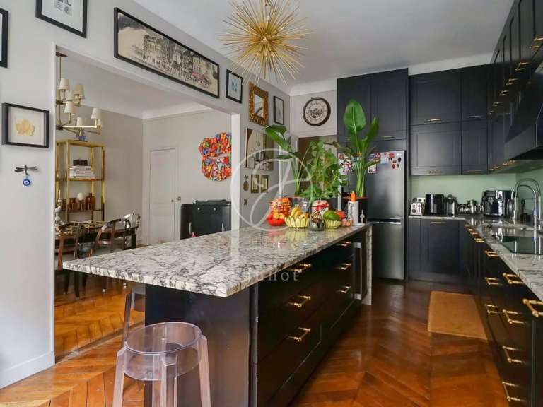 Appartement Paris 17e - 4 chambres - 241m²
