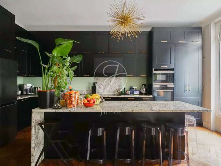 Appartement Paris 17e - 4 chambres - 241m²