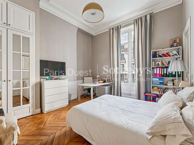 Appartement Paris 17e - 4 chambres - 226m²