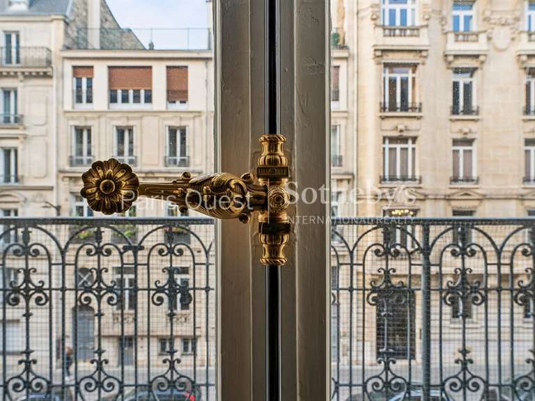 Appartement Paris 17e - 4 chambres - 226m²