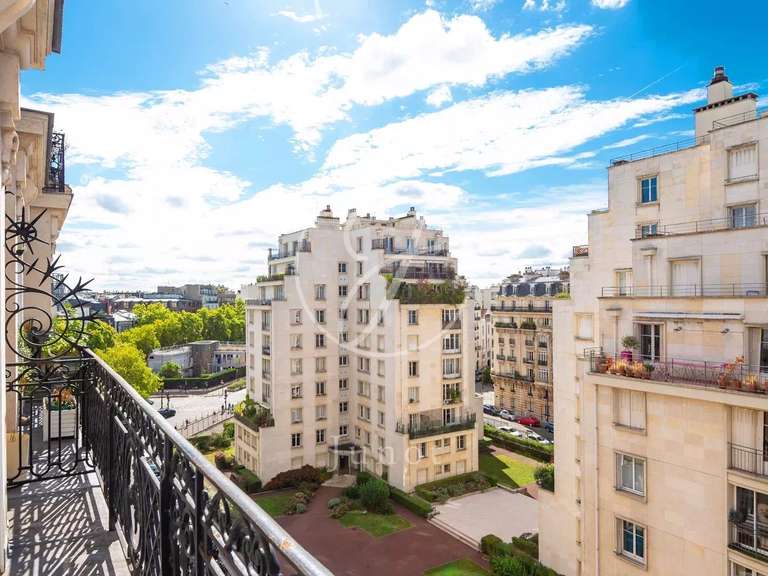 Appartement Paris 17e - 4 chambres - 147m²