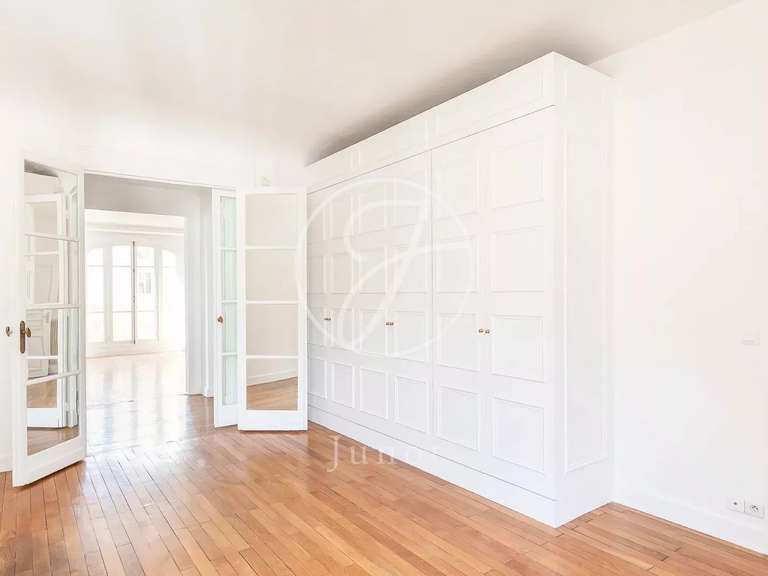 Appartement Paris 17e - 4 chambres - 147m²