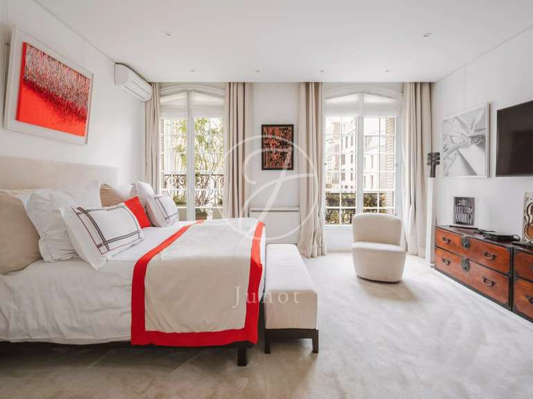 Appartement Paris 17e - 3 chambres - 174m²