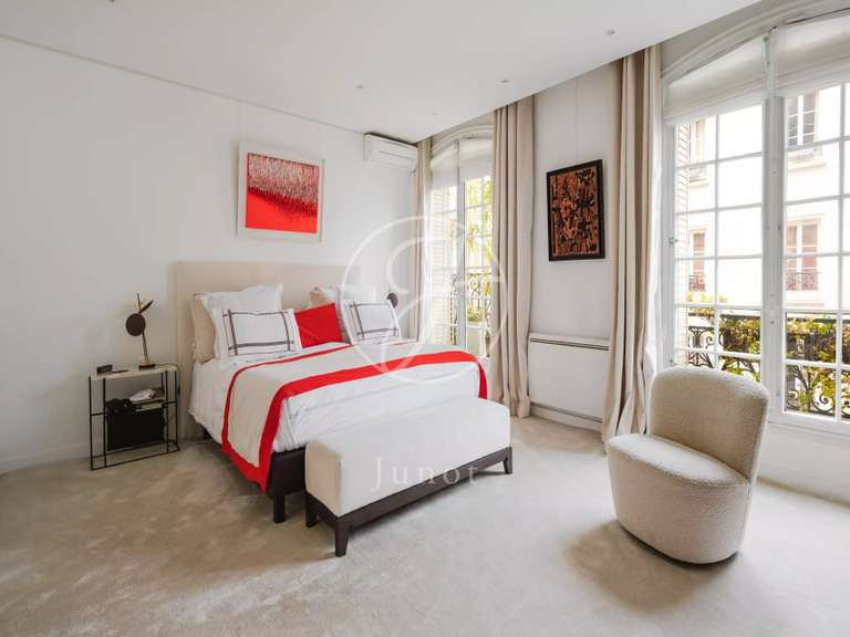 Appartement Paris 17e - 3 chambres - 174m²