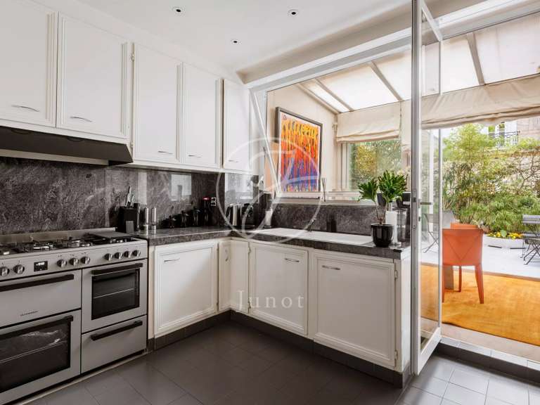 Appartement Paris 17e - 3 chambres - 174m²