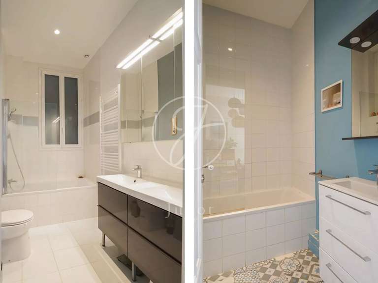 Appartement Paris 17e - 4 chambres - 128m²