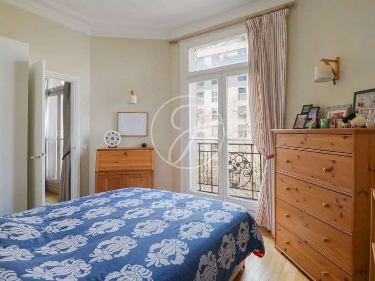Appartement Paris 17e - 4 chambres - 128m²