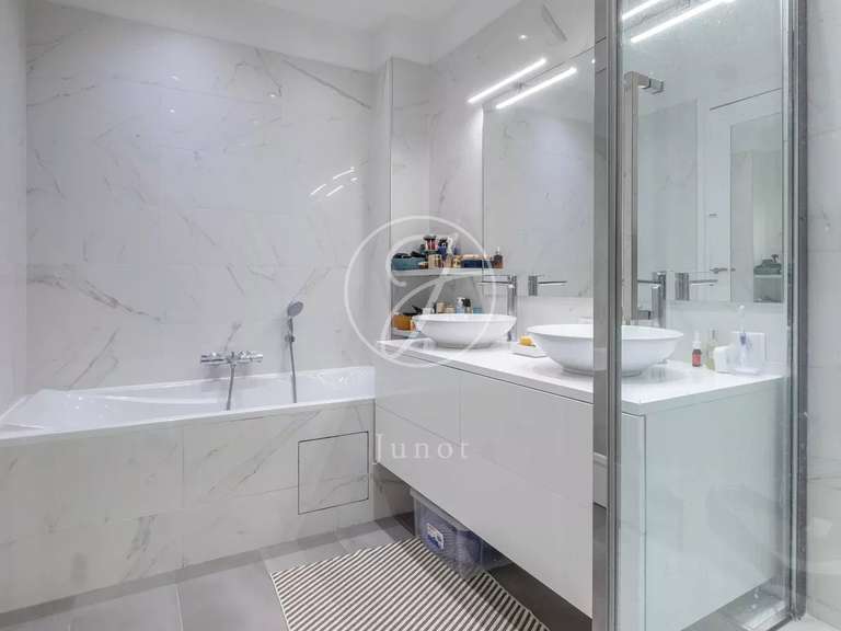 Appartement Paris 17e - 3 chambres - 157m²