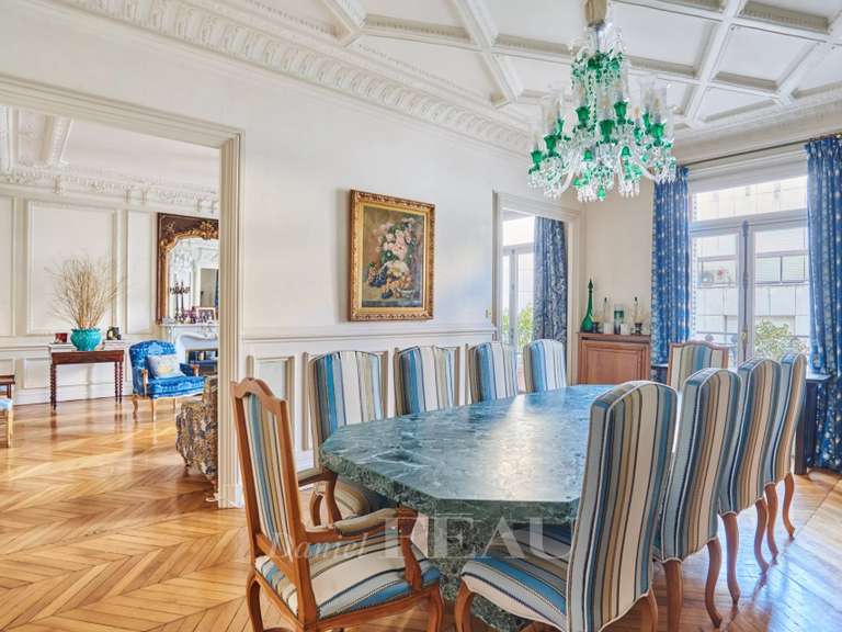 Appartement Paris 17e - 3 chambres - 167m²