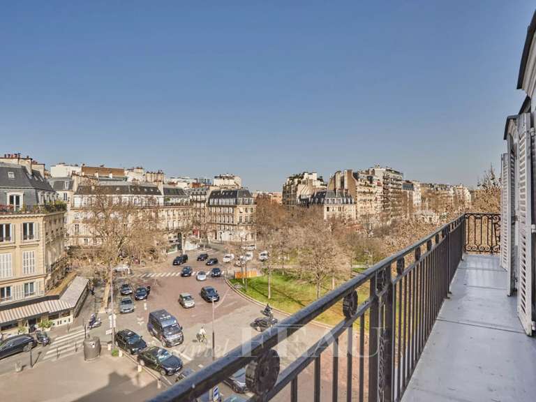 Appartement Paris 17e - 4 chambres - 151m²