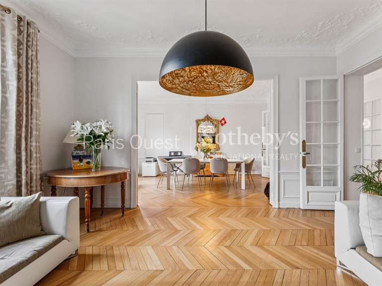 Appartement Paris 17e - 3 chambres - 147m²