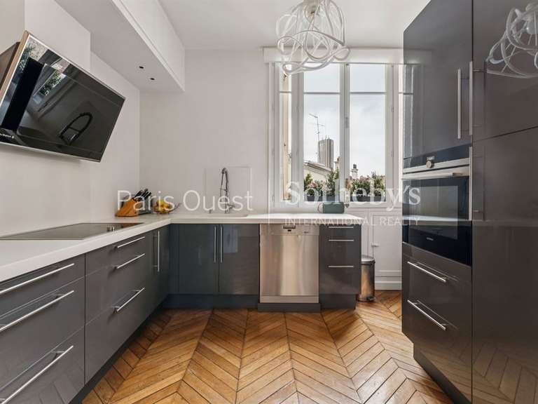 Appartement Paris 17e - 3 chambres - 147m²